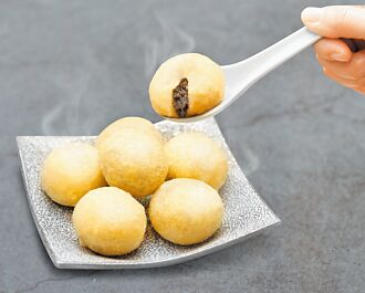 古法搖元宵 煮炸皆美味