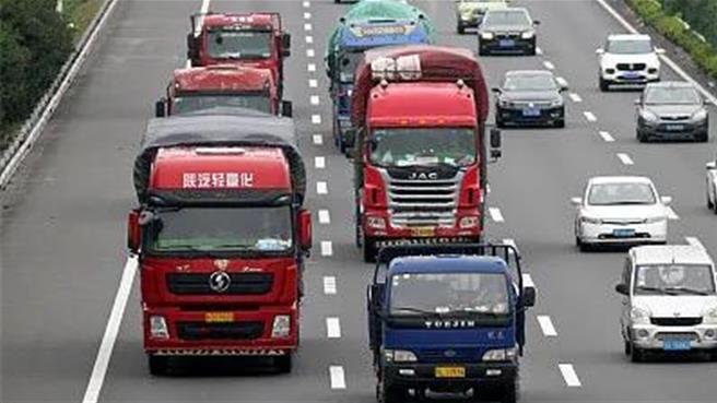 大陆1月公路物流运价指数呈现季节性回落。（大陆央视）