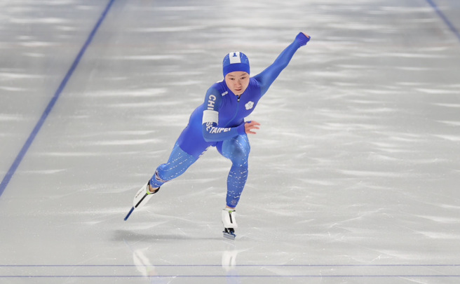 陈映竹在哈尔滨亚冬运竞速滑冰女子100公尺项以10秒51摘铜，勇夺我国赛史首面奖牌。（中华奥会提供）