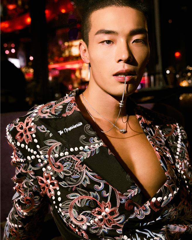 牧森出席活动，寸头成亮点。（周子娱乐提供）