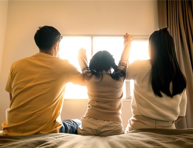 寒假结束，孩子即将迎来新学期。为了帮助孩子顺利度过从假期到开学的过渡期，苗栗新生医院復健科江昀蓁职能治疗师提供五个实用秘诀，协助家长为孩子做好充分准备，迎接学校生活的挑战。（大千医院提供／吕丽甄苗栗传真）