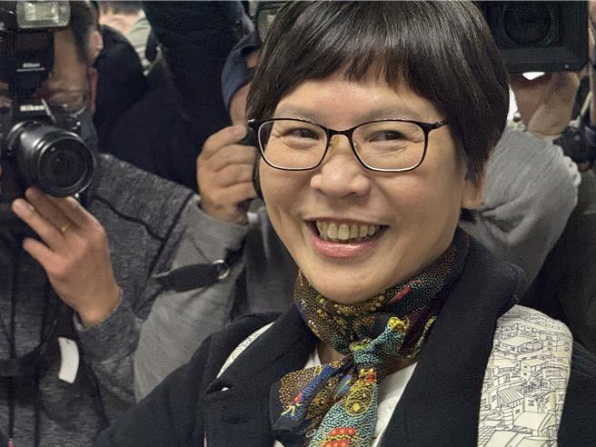 民眾党主席选举将于本月15日登场，今于党部举行首场政见发表会。民眾党前立委蔡壁如表明，她所抛出的「大和解2.0」并非是无条件让步，有两个明确条件。（李奇叡摄）