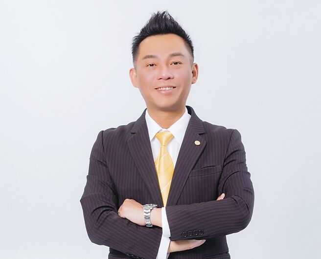 永庆不动产屏东中正文传加盟店店东 郑景鸿