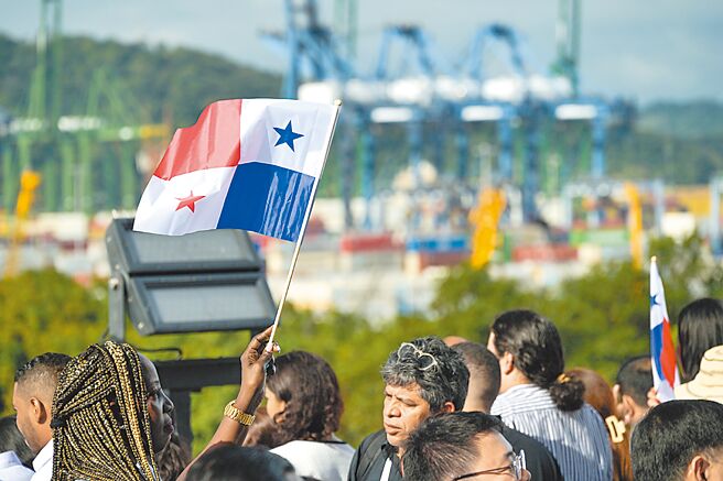 巴拿馬總統穆里諾7日宣布，巴拿馬政府已正式通知中國，將退出「一帶一路」基礎建設計畫，決定將於90天後生效。（新華社）