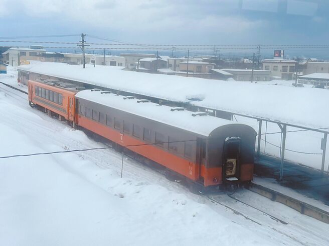 自1930年開始營運的津輕鐵道線是日本最北端的民營鐵道路線。（吳娮翎攝）