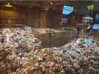 連環分屍案！「死亡筆記」第4人丟垃圾車？ 警衝焚化爐搜尋