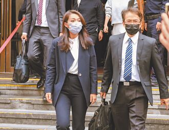 高涉貪案承審法官 巴黎開畫展