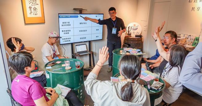 社區營造團隊「浪金山」近年進駐磺港，希望能為這座漁村重現朝氣和活力。（圖／翻攝浪金山臉書）