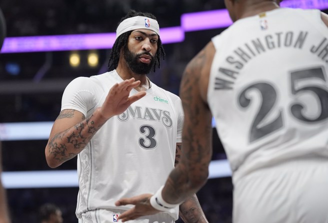 安东尼戴维斯强调自己伤势并无大碍。(美联社)