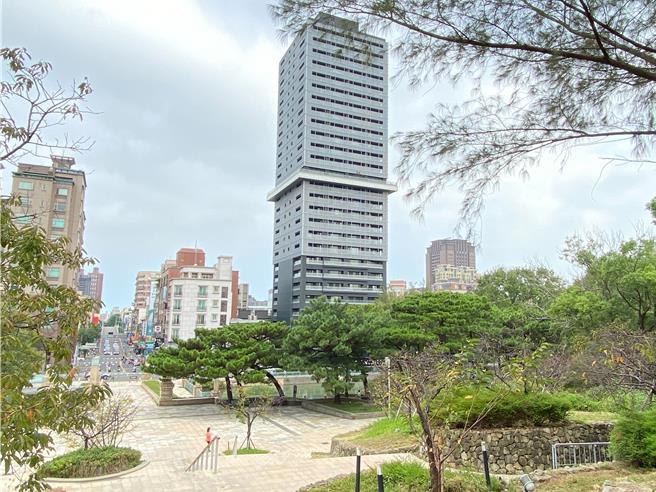 新竹市新竹公園近來傳出不完整的貓屍及失蹤鵝等事件，市府決定在新竹公園周邊增設監視器，以提升該區治安並加強野生動物保護措施。（陳育賢攝）