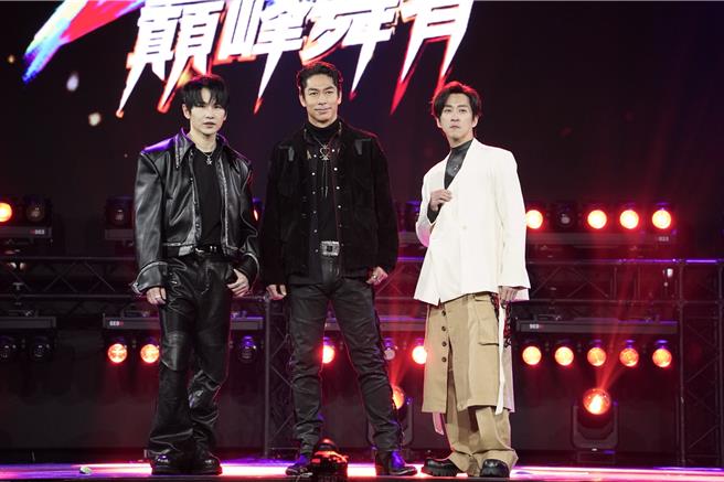牛奶（左起）、AKIRA、陈汉典9日出席《S＋PLUS巅峰舞者》总决赛。（谢采恩摄）