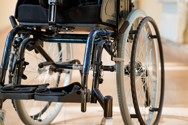 英国一名老妇用轮椅带着死亡逾14个月的女儿尸体外出散步，引起邻居恐慌。（示意图：Shutterstock／达志）