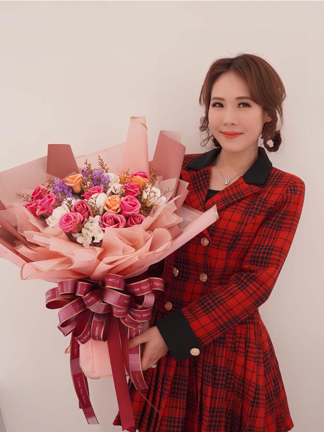 吴申梅推出新歌〈爱的感觉〉。（放音乐提供）