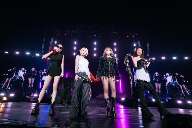 2NE1每一首代表作都没少唱。（Live Nation Taiwan提供）