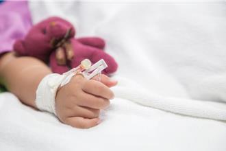 不滿女友想和前夫復合 莽男倒吊凌虐她9月大女兒 