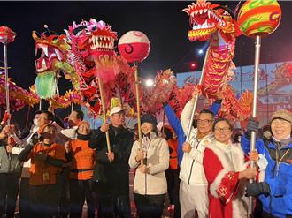 炮聲震天！苗栗火旁龍之夜煙霧交織 武漢高龍霸氣登場