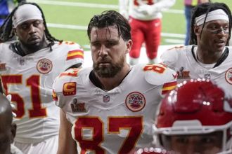 超级杯》打到一半就哭了！酋长队惨败 泰勒丝男友面临退役