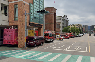 不是被撞壞！「新竹紅綠燈倒地」原因超狂 當地人嚇傻