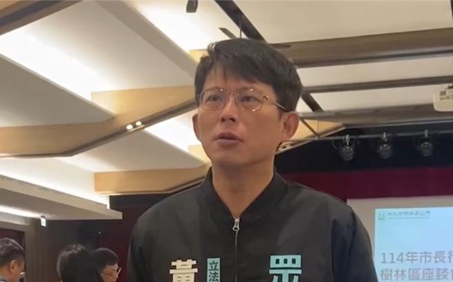 民眾党代理党主席黄国昌今（10）日说，在脸书上发出号召志工响应护民主、反威权的「扫除绿卫兵」活动，预计这礼拜就会有行动。（民眾党提供）