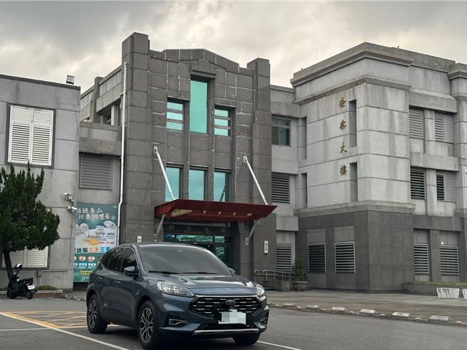 花莲县议员胡仁顺质疑检调对于民眾遭查水表一事无作为，花莲地检署表示，今天收到最高检查署提供的检举资料后，已分案调查。（罗亦晽摄）