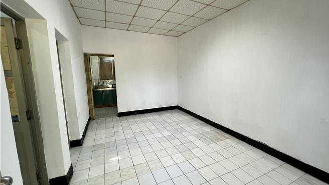 每戶主要格局為2房、1廳、1衛、1廚，基本坪數約13坪。（張毓翎攝）