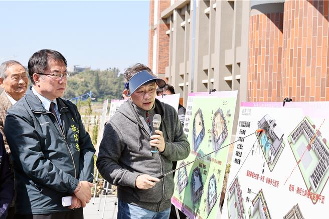 国防部陆军司令部委托台南市政府代办的「炮校迁建与开发案」中，斥资96亿元打造的陆军炮兵训练指挥部关庙校区已于今年1月24日完工，台南市长黄伟哲10日前往视察。（市府提供／洪荣志台南传真）