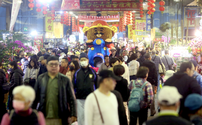 2026年春节连假若请5天假，就能连16休天。（示意图，记者赵双杰／摄影）