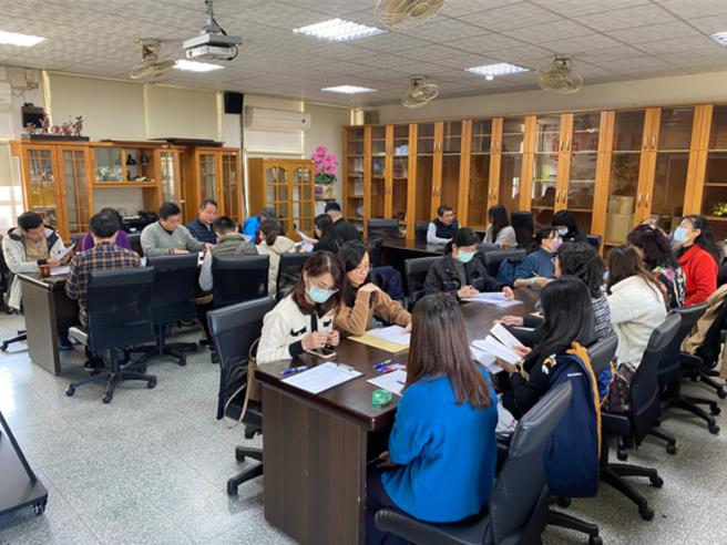 苗栗县政府召开国中小艺术才能班招生简章审定会议。（苗栗县政府提供／谢明俊苗栗传真）