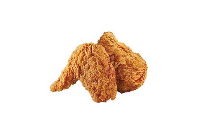 麥當勞App歡樂送限時推「勁辣香雞翅」等品項買1送1好康。（麥當勞提供／朱世凱台北傳真）