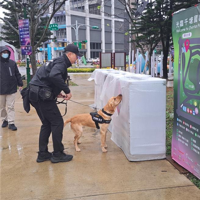去年底才成軍的桃園警犬隊迎來今年首場大型任務，將於台灣燈會再次出任防爆安檢擔當。(警方提供／蔡依珍桃園傳真)