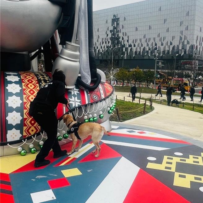 去年底才成軍的桃園警犬隊迎來今年首場大型任務，將於台灣燈會再次出任防爆安檢擔當。(警方提供／蔡依珍桃園傳真)