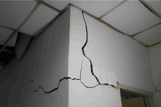 0121嘉义大埔地震发生后，当时灾损房屋36件，其中红单6件、黄单30件。(嘉义县政府提供／吕妍庭嘉义传真)