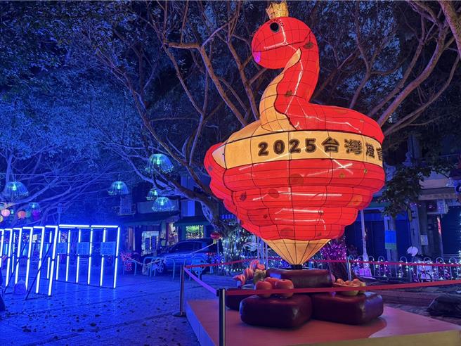 台湾灯会大溪灯区2月12日开幕，交通管制用路人留意。(大溪警分局提供／吕筱蝉桃园传真)