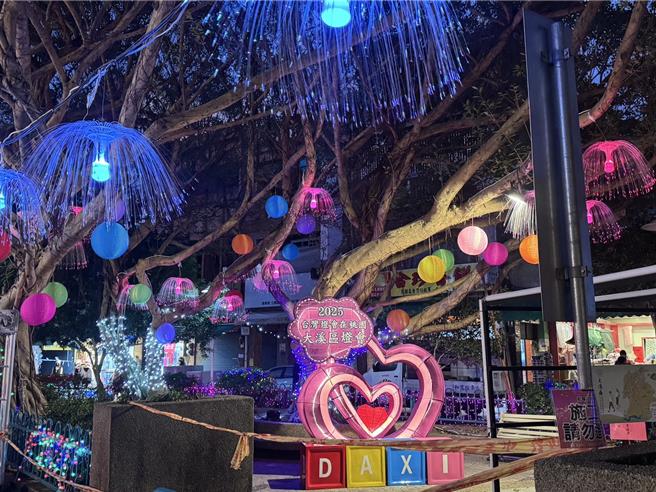 台湾灯会大溪灯区2月12日开幕，交通管制用路人留意。(大溪警分局提供／吕筱蝉桃园传真)