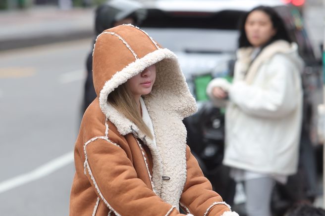 氣象署發布低溫特報，明晨9縣市低溫可能跌破10度。（資料照）