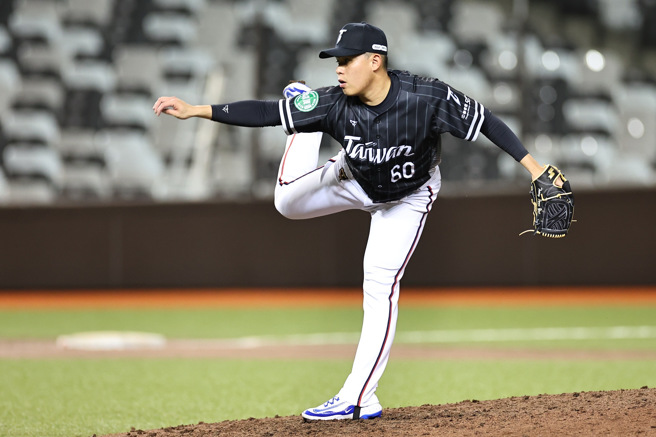 世界棒球经典赛资格赛中华队投手曾峻岳，10日在闭门模拟赛最快球速153公里。（中华职棒联盟提供）