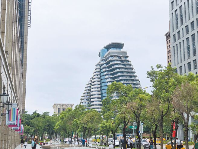 金管會提醒，民眾使用先買後付（BNPL）服務要審視自身的財務狀況。（吳靜君攝）