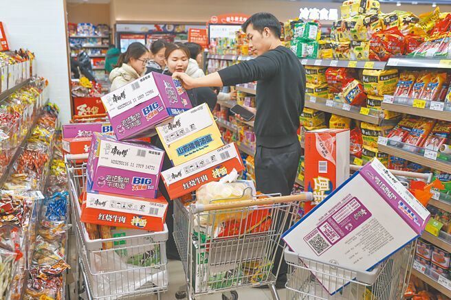 受春节因素影响，大陆1月消费者物价指数（CPI）涨幅扩大，来到5个月以来最大增幅。（中新社）