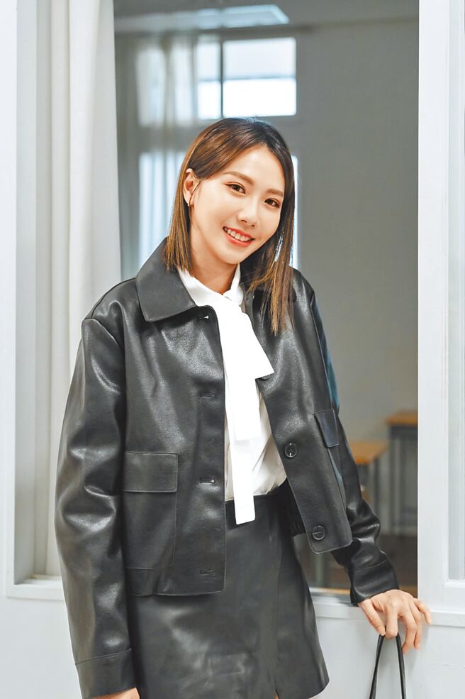 周宜霈咳嗽導致肋膜炎、肌肉拉傷，病了1個多月才康復。（周宜霈提供）