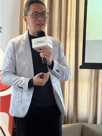 AI帶財！鉅亨買基金：千萬資產客戶大增42％   年輕投資族多了