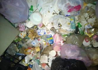 獨家》6旬翁久病爆瘦住垃圾屋！他淚揭淒涼慘況：很心酸