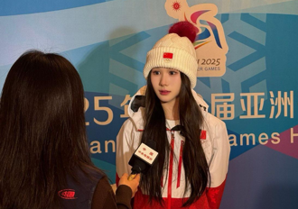 滑雪》自由式滑雪新星劉夢婷亞冬會奪冠：不滑雪時就做個甜妹