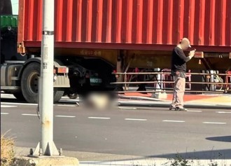 影》桃園空姐騎YouBike遭貨櫃車輾斃 越南籍空服員客死異鄉