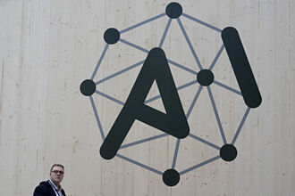 AI峰会登场 法AI赛道追赶美国