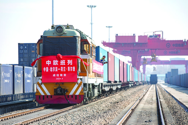 在俄罗斯经商的华人都知道，常有俄罗斯海关或与商业相关的各种监管部门官员来敲诈，也常有俄罗斯黑社会来勒索。（图／海东日报）