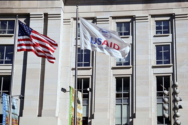 美国总统川普重返白宫后，大刀砍向美国国际开发署（USAID）。（路透社）