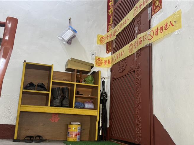 检警10日重回张嫌住家二次鑑识。（洪靖宜摄）