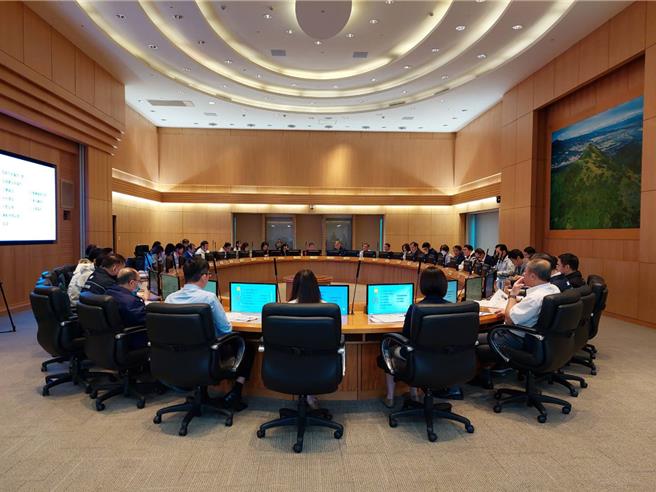 新北市政会议每周三举行，每周由不同局于市府专题报告。（陈慰慈摄）