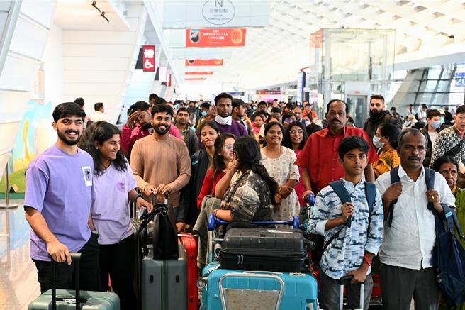 印度奖励旅游团抵达桃园国际机场。（观光署提供／陈佑诚台北传真）