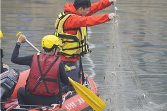 高雄分屍搜索陷瓶頸！出動側掃聲納尋屍塊   警：搜到不能搜為止
